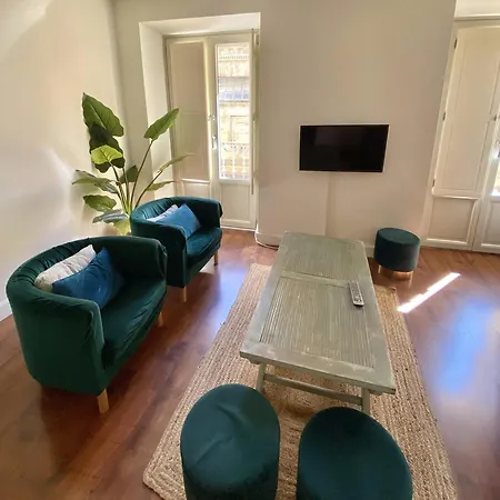 Street Cathedral Ii Apartment *