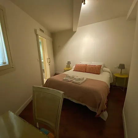 Street Cathedral Ii Apartment